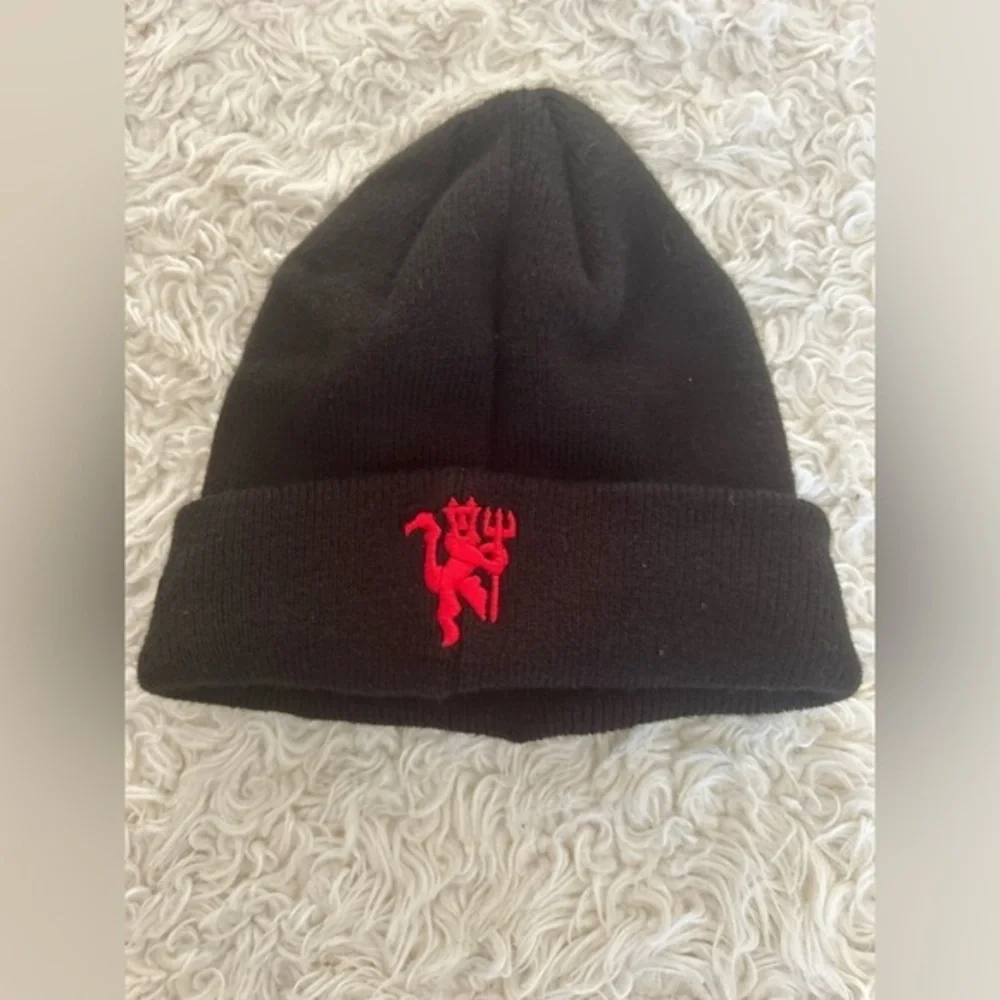 New Era Black and Red‎ Kids Beanie